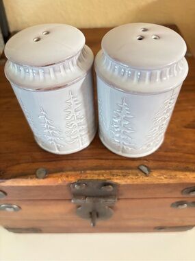 Rustic tree design Salt and Pepper Shakers